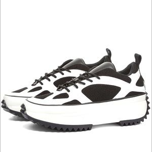 NEW - Run Star Hike - Converse Veloz Ox